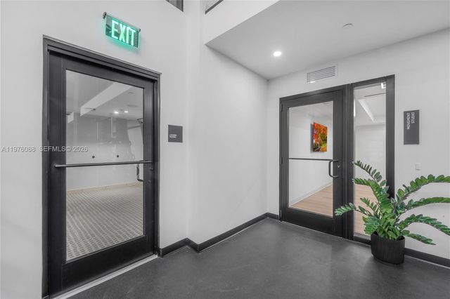 225 N Miami 3009, Miami, FL 33128