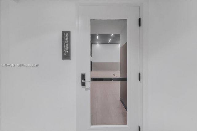 225 N Miami 3009, Miami, FL 33128