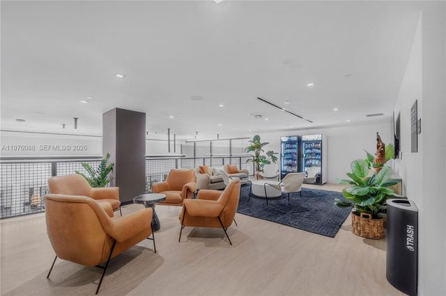 225 N Miami 3009, Miami, FL 33128