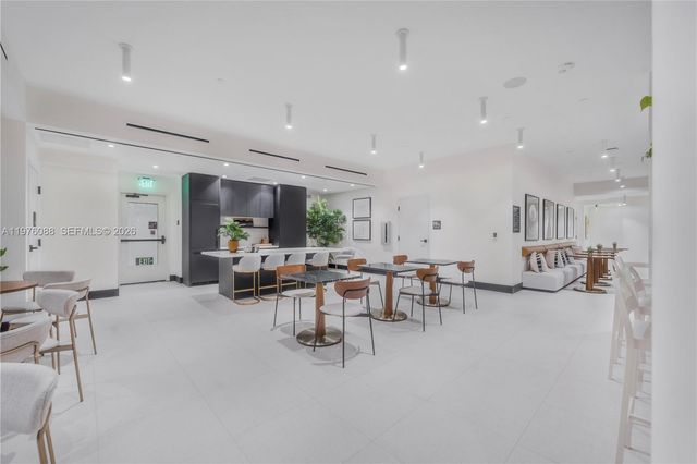 225 N Miami 3009, Miami, FL 33128