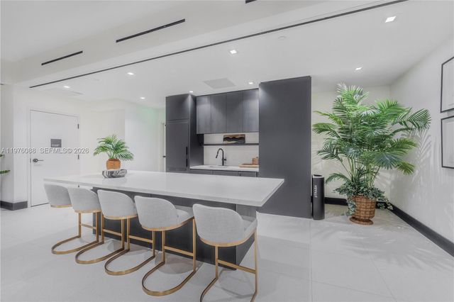 225 N Miami 3009, Miami, FL 33128