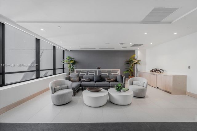 225 N Miami 3009, Miami, FL 33128