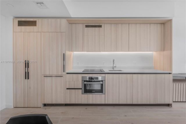 225 N Miami 3009, Miami, FL 33128