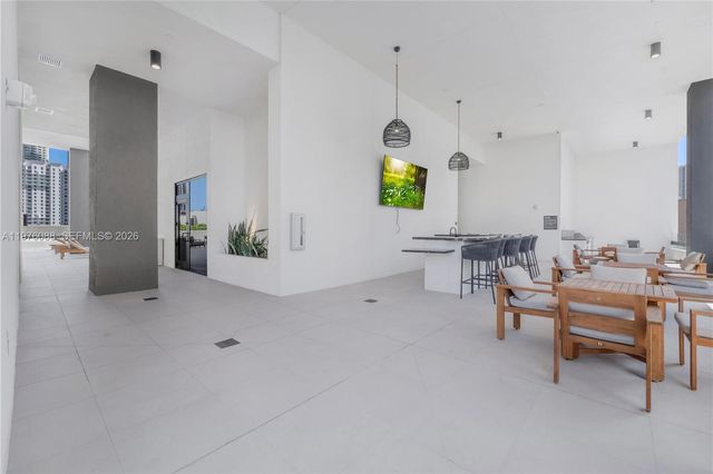 225 N Miami 3009, Miami, FL 33128