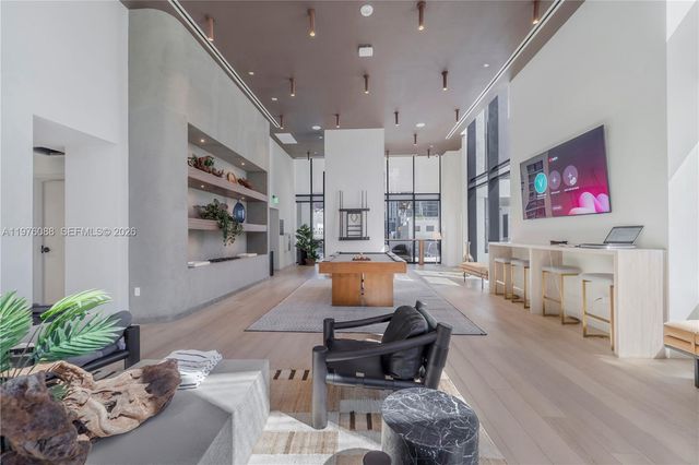 225 N Miami 3009, Miami, FL 33128