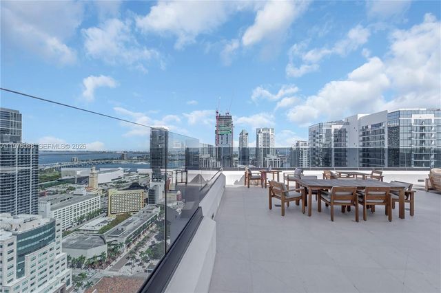 225 N Miami 3009, Miami, FL 33128