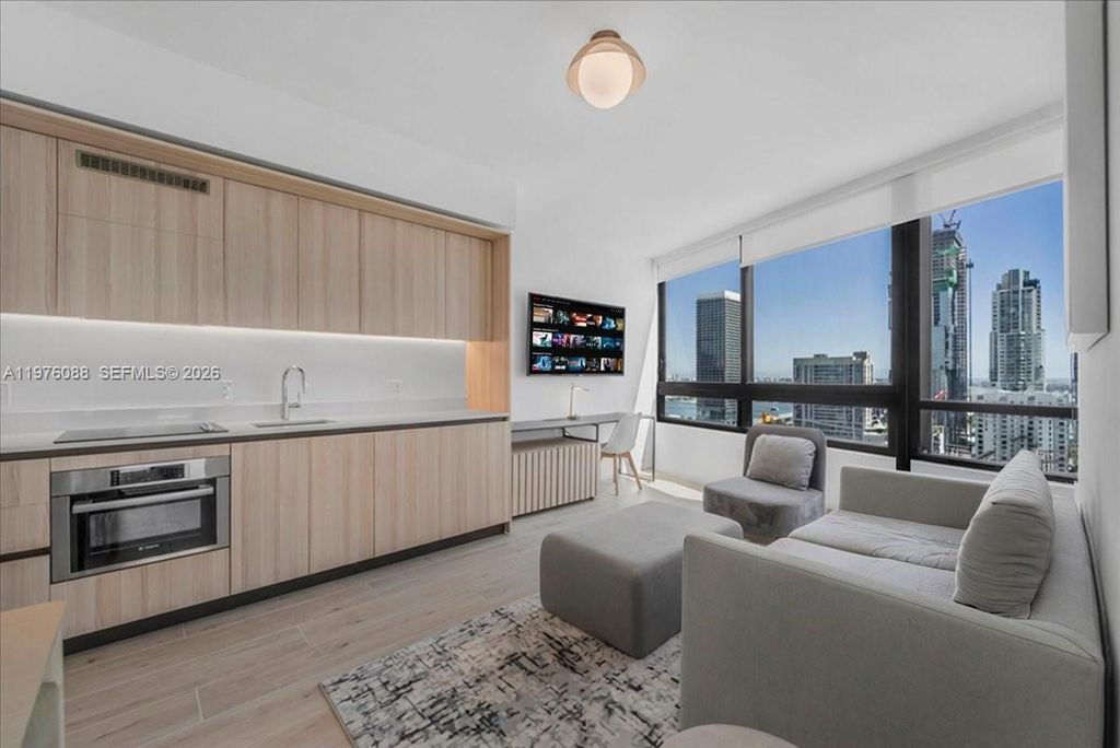 225 N Miami 3009, Miami, FL 33128