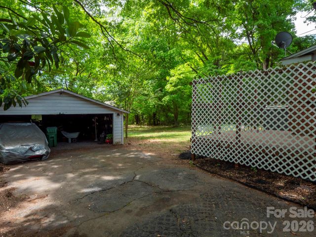 6210 Grove Park Boulevard, Charlotte, NC 28215