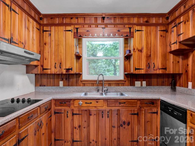 6210 Grove Park Boulevard, Charlotte, NC 28215