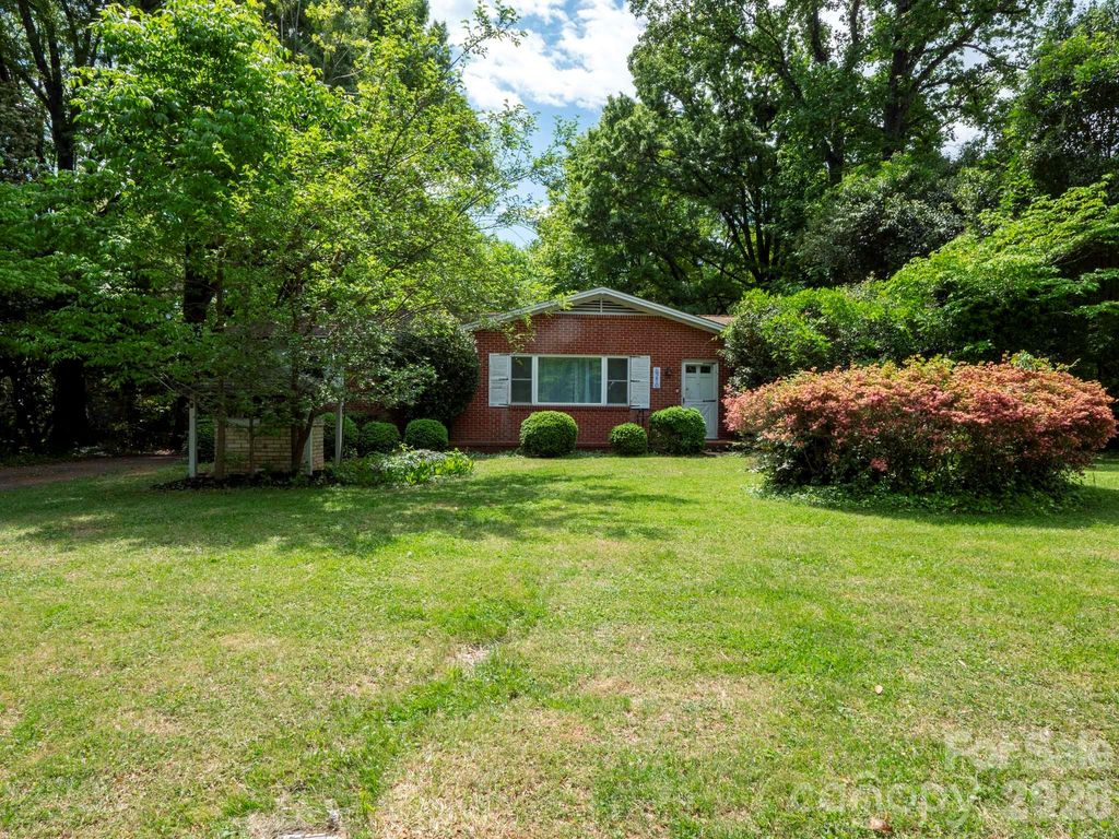 6210 Grove Park Boulevard, Charlotte, NC 28215