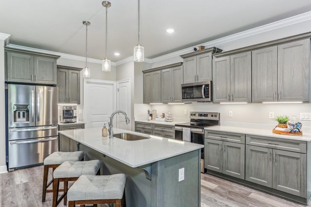 7613 Hatteras Drive, Navarre, FL 32566