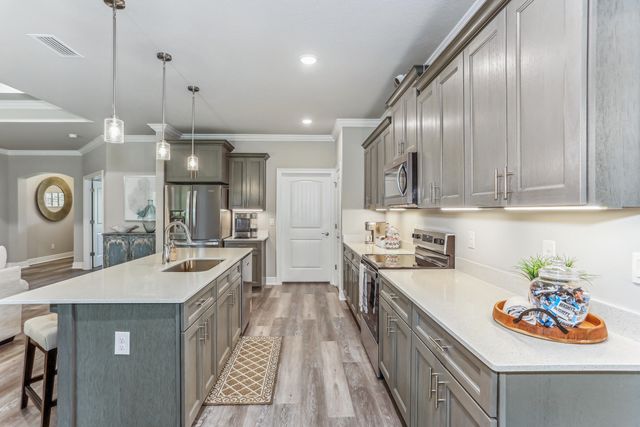7613 Hatteras Drive, Navarre, FL 32566