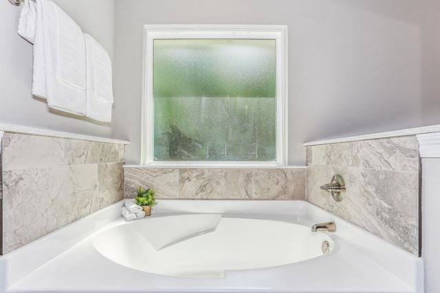 7613 Hatteras Drive, Navarre, FL 32566