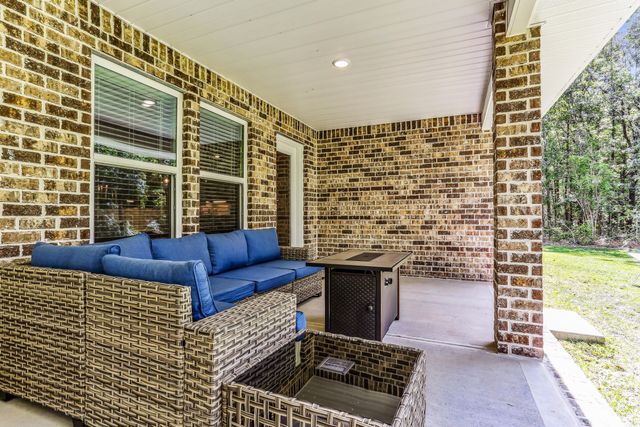 7613 Hatteras Drive, Navarre, FL 32566