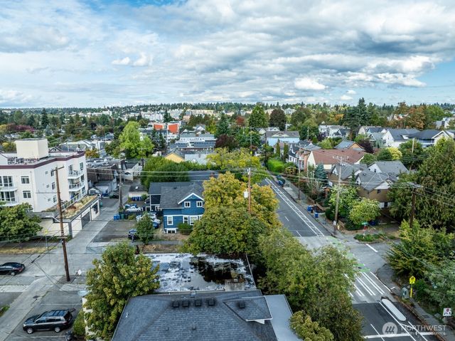 5035 11th Avenue NE, Seattle, WA 98105