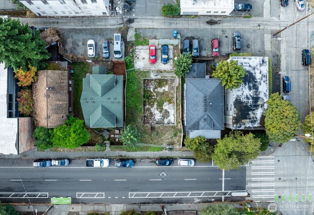 5035 11th Avenue NE, Seattle, WA 98105