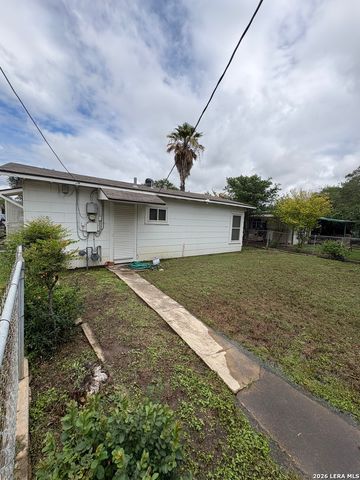 206 Laurelwood Dr, San Antonio, TX 78213