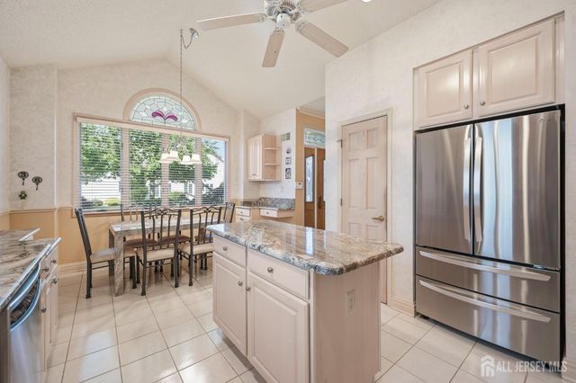 36 Wintons Way, Monroe, NJ 08831