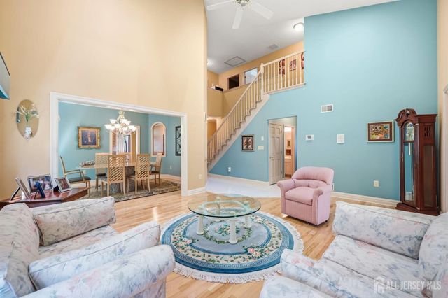 36 Wintons Way, Monroe, NJ 08831