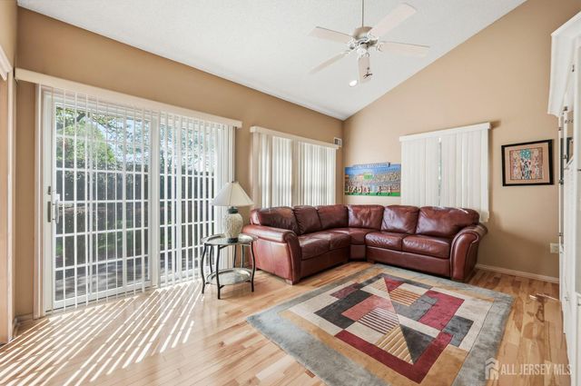 36 Wintons Way, Monroe, NJ 08831