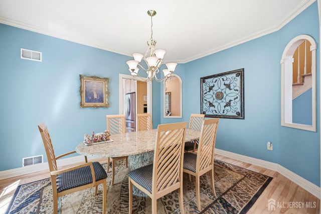 36 Wintons Way, Monroe, NJ 08831