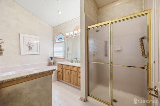 36 Wintons Way, Monroe, NJ 08831