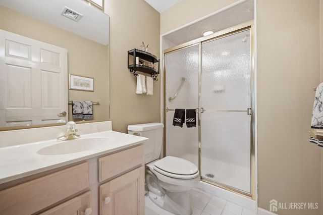 36 Wintons Way, Monroe, NJ 08831