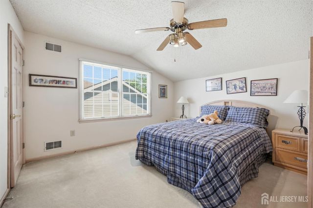 36 Wintons Way, Monroe, NJ 08831