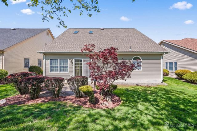 36 Wintons Way, Monroe, NJ 08831