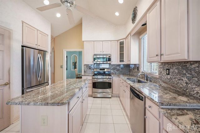 36 Wintons Way, Monroe, NJ 08831
