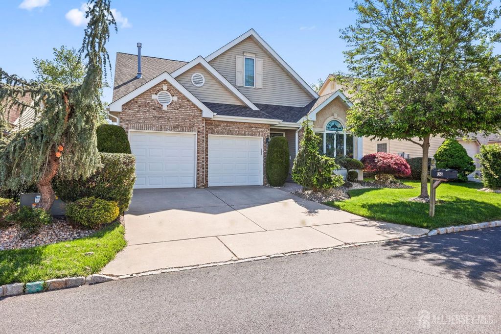 36 Wintons Way, Monroe, NJ 08831