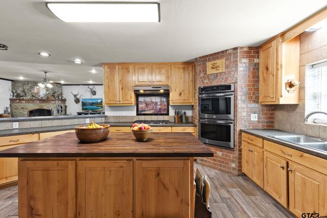 24 County Road 1060, Talco, TX 75487