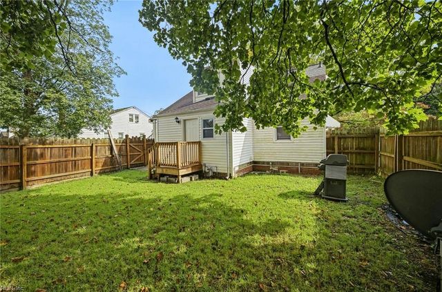 1074 Norview AVE A, Norfolk, VA 23513