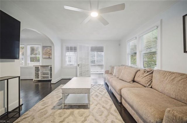 1074 Norview AVE A, Norfolk, VA 23513