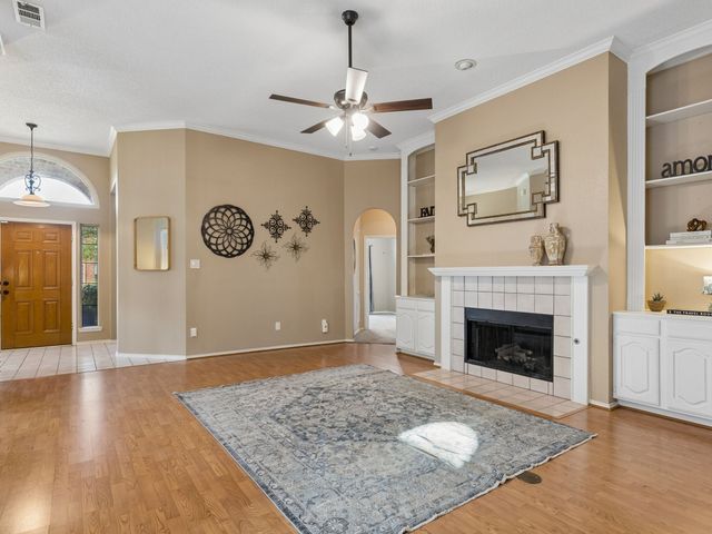 1008 E Grubb Drive, Mesquite, TX 75149