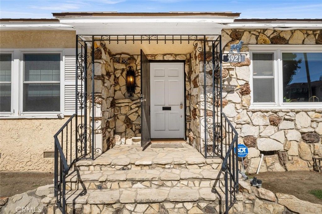 5921 E Rosebay E, Long Beach, CA 90808 — exterior