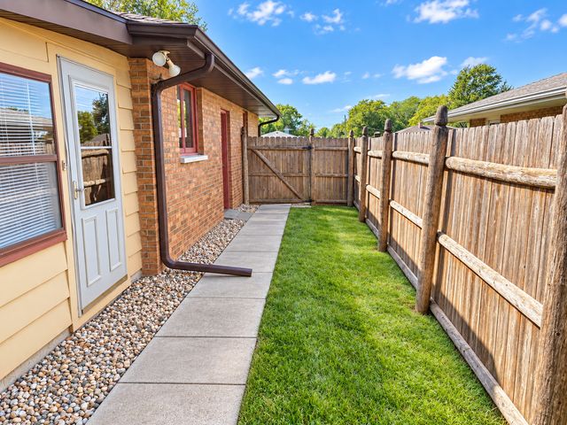 1004 Magnolia Drive, Joliet, IL 60435