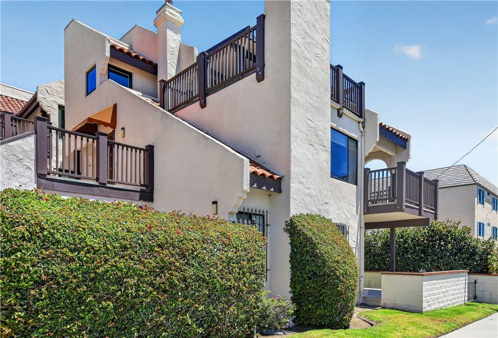 Image 2 of property listing at 214 Stimson Avenue, Pismo Beach, CA 93449