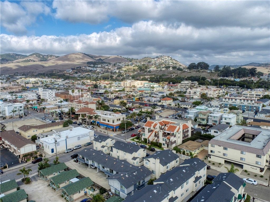 Image 3 of property listing at 214 Stimson Avenue, Pismo Beach, CA 93449