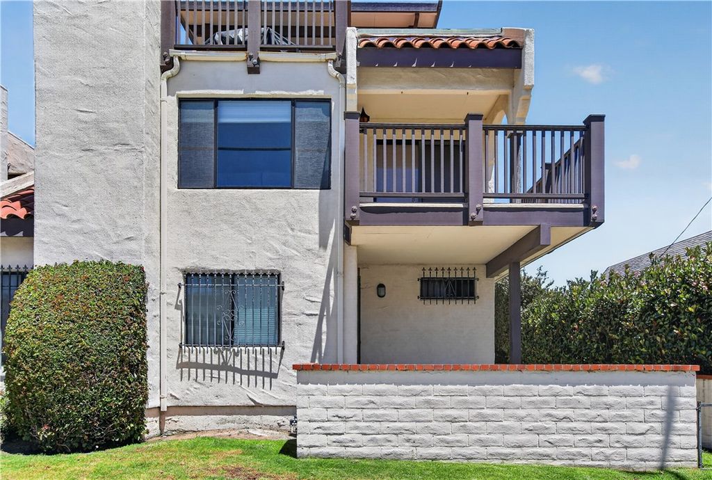 Image 4 of property listing at 214 Stimson Avenue, Pismo Beach, CA 93449