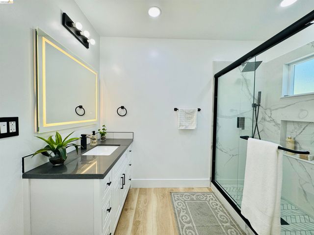 2427 67Th Ave, Oakland, CA 94605