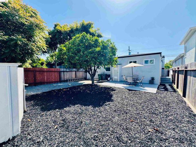 2427 67Th Ave, Oakland, CA 94605