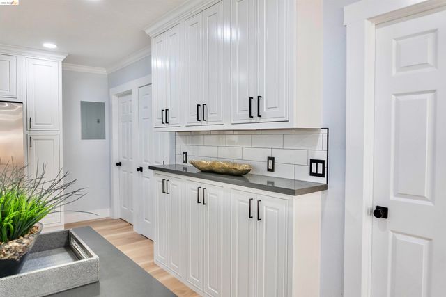 2427 67Th Ave, Oakland, CA 94605