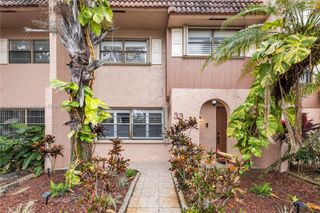 33 Madrid Ln 4-9, Davie, FL 33324