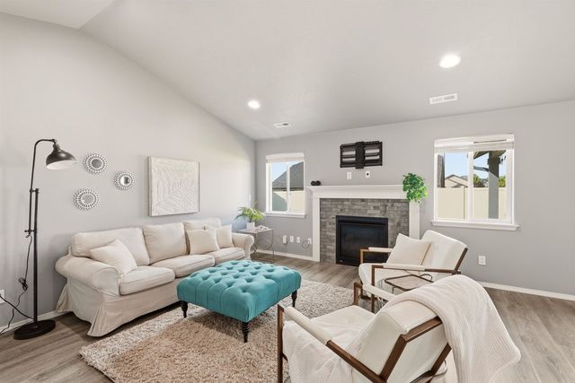 14702 E Sanson Ave, Spokane Valley, WA 99216