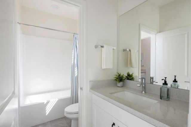 9392 Song Bird Way, Santee, CA 92071