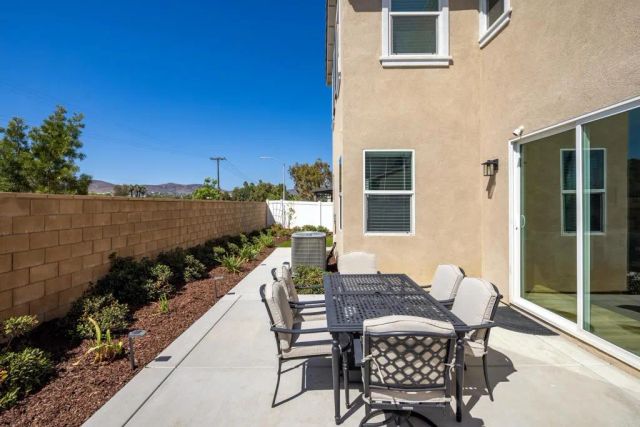 9392 Song Bird Way, Santee, CA 92071