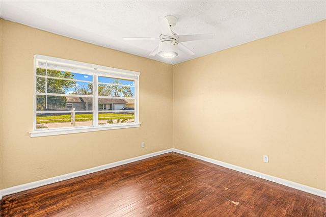 1007 Trimm Avenue, Pasadena, TX 77502