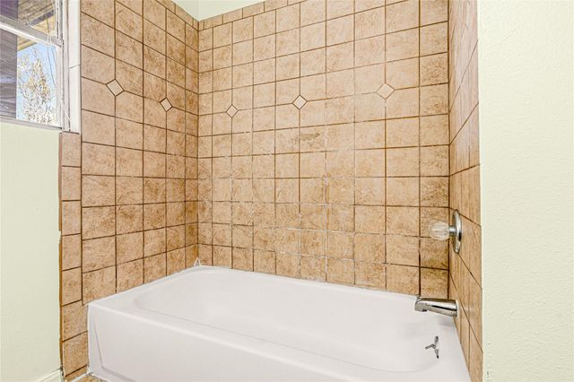 1007 Trimm Avenue, Pasadena, TX 77502