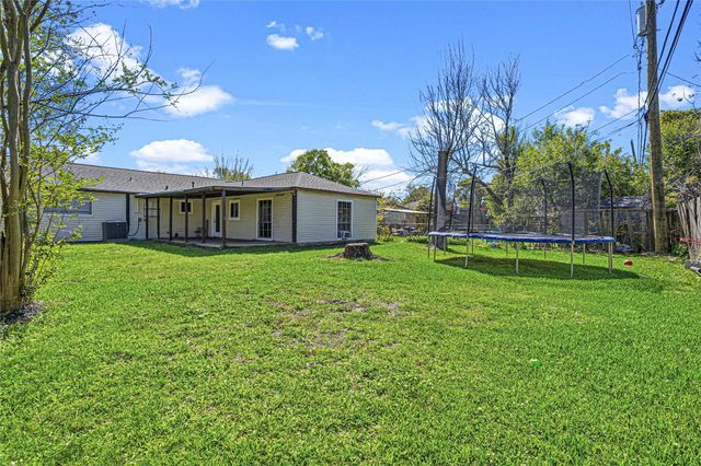 1007 Trimm Avenue, Pasadena, TX 77502